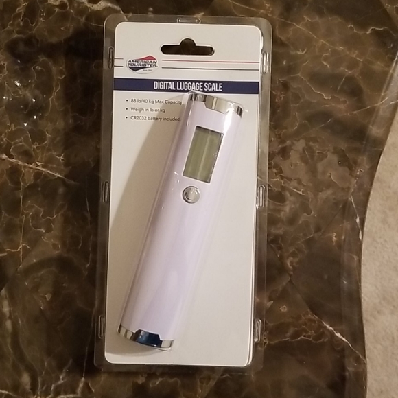 American Tourister Digital Luggage Scale - Picture 2 of 4
